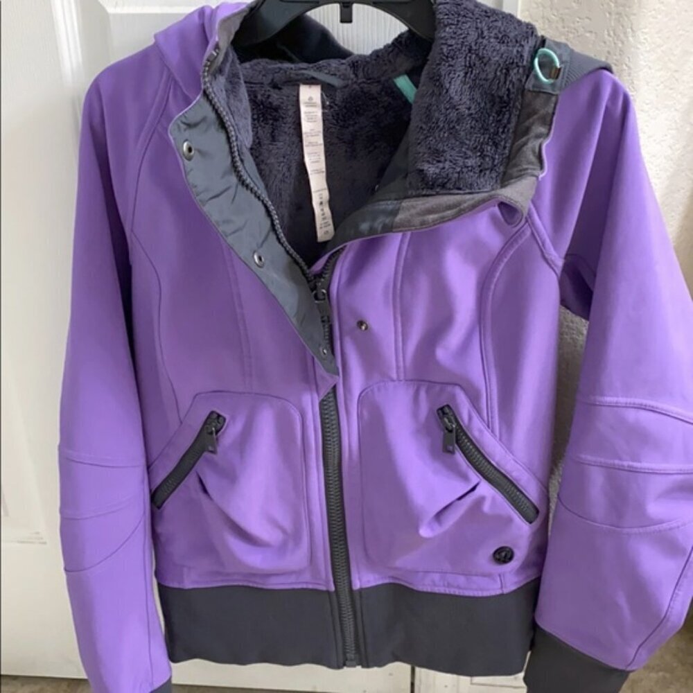 $250 faux fur lined Lululemon hoodie escapade ski fall winter jacket 4 2 small - Picture 2 of 2
